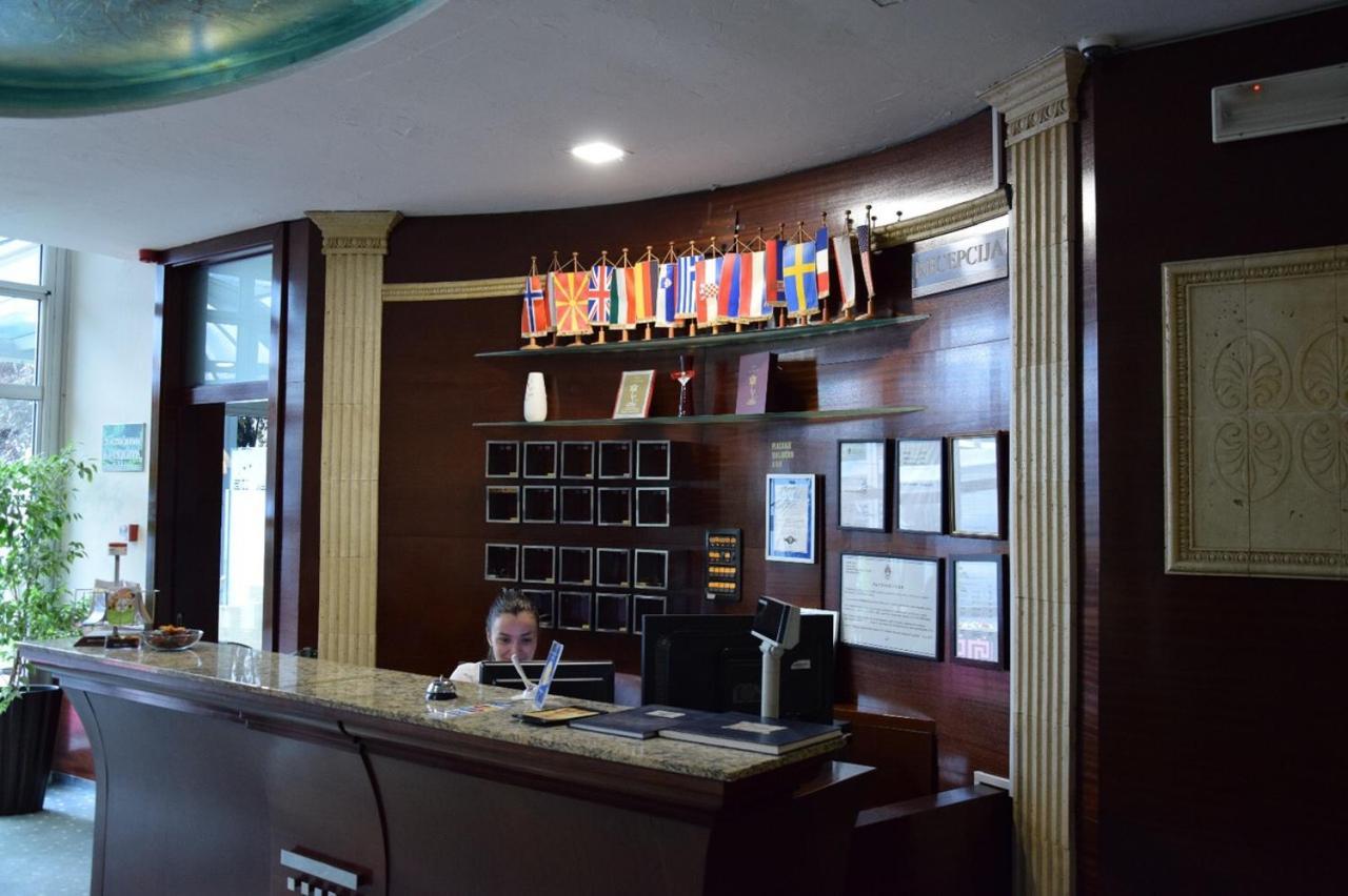 Hotel Atina บันยาลูกา ภายนอก รูปภาพ