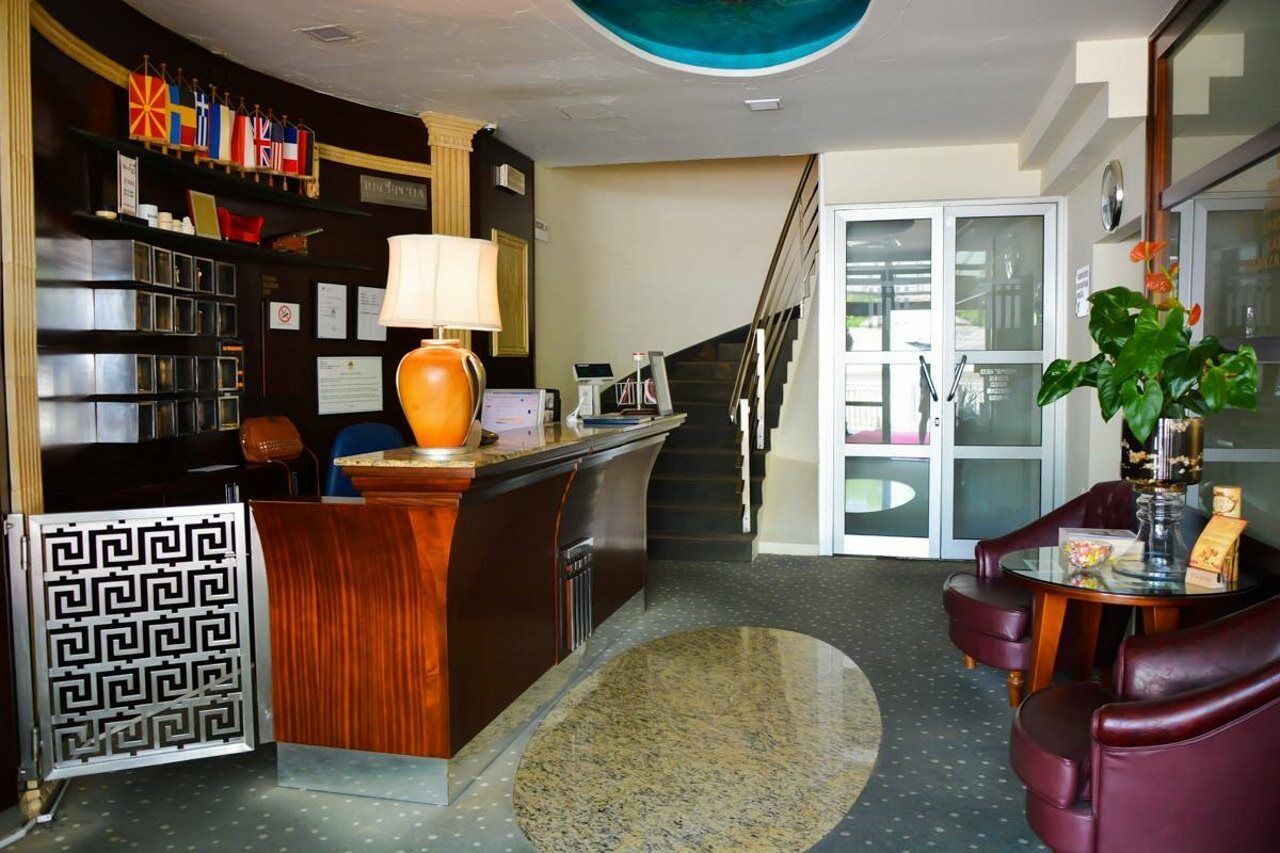 Hotel Atina บันยาลูกา ภายนอก รูปภาพ