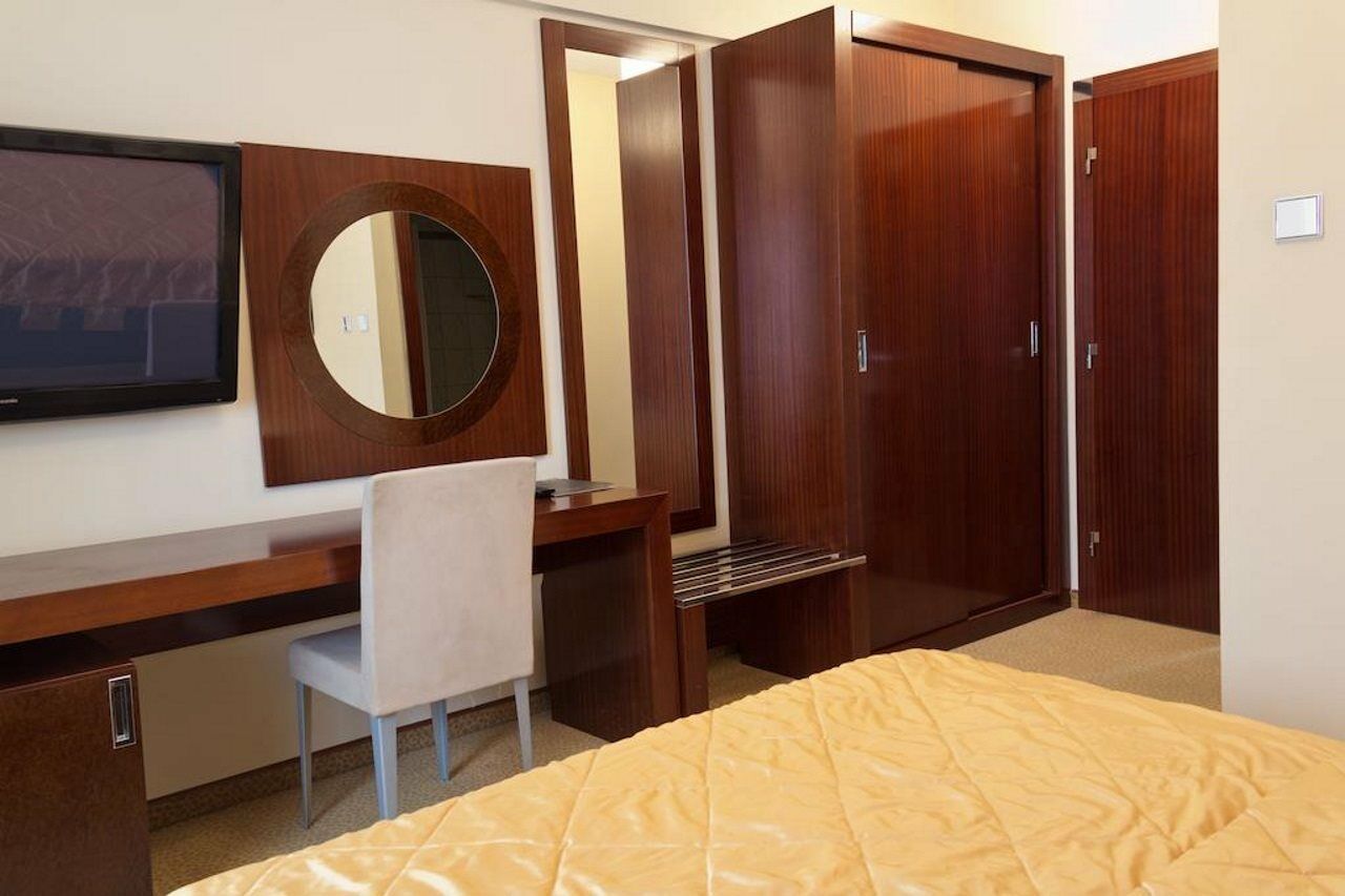 Hotel Atina บันยาลูกา ภายนอก รูปภาพ